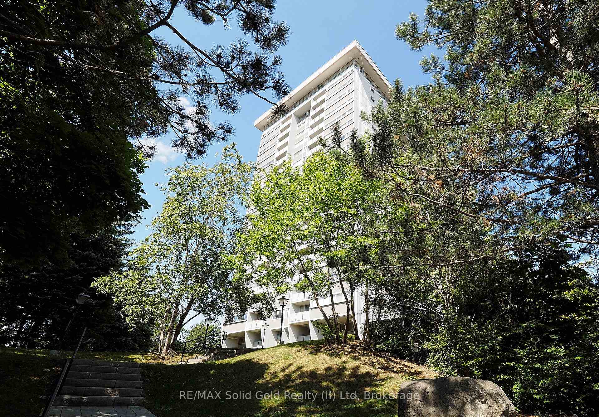 Front of Unit 1105, 375 King Street N