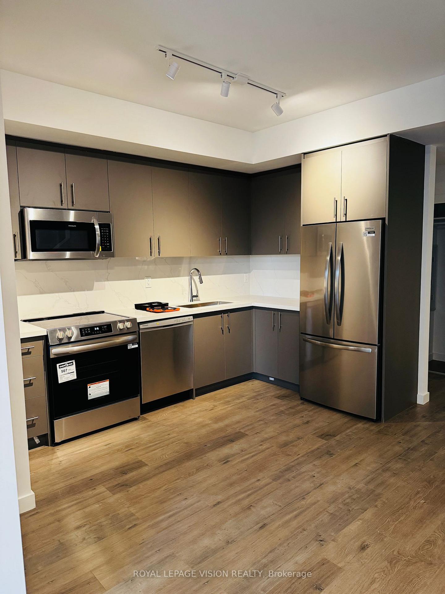 Photo 3 of Unit 3, 113 Marydale Avenue, Markham, Middlefield — HOMEH