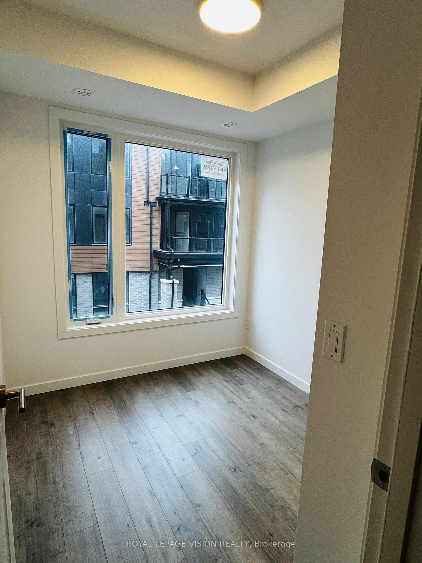 Photo 10 of Unit 3, 113 Marydale Avenue, Markham, Middlefield — HOMEH