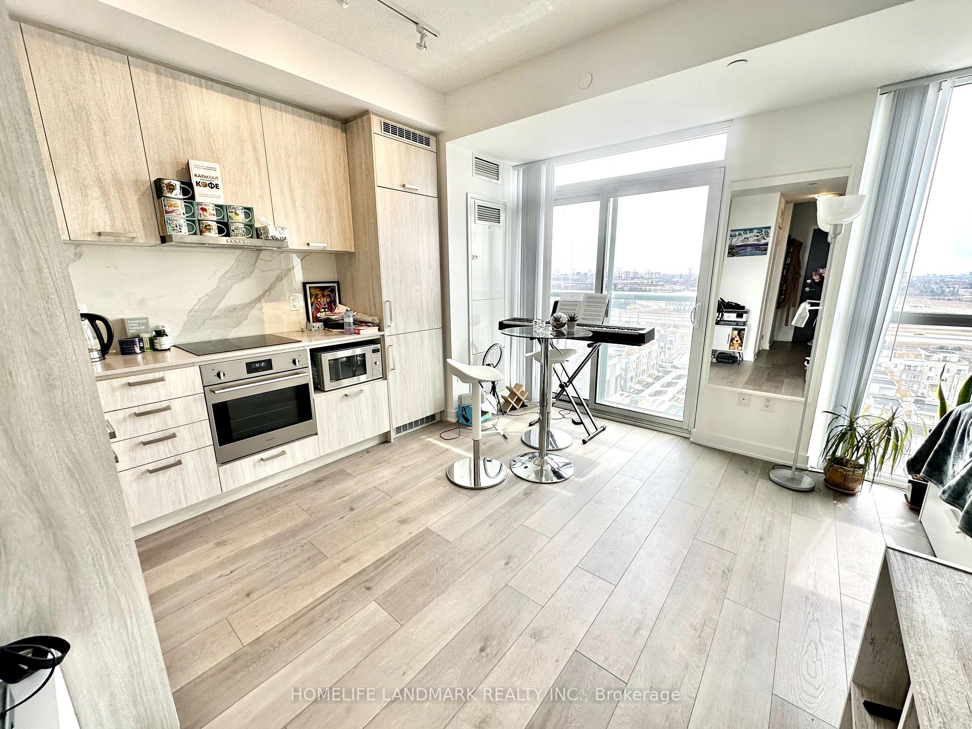 Photo 1 of Unit 1503, 10 Honeycrisp Crescent, Vaughan, Vaughan Corporate Centre — HOMEH