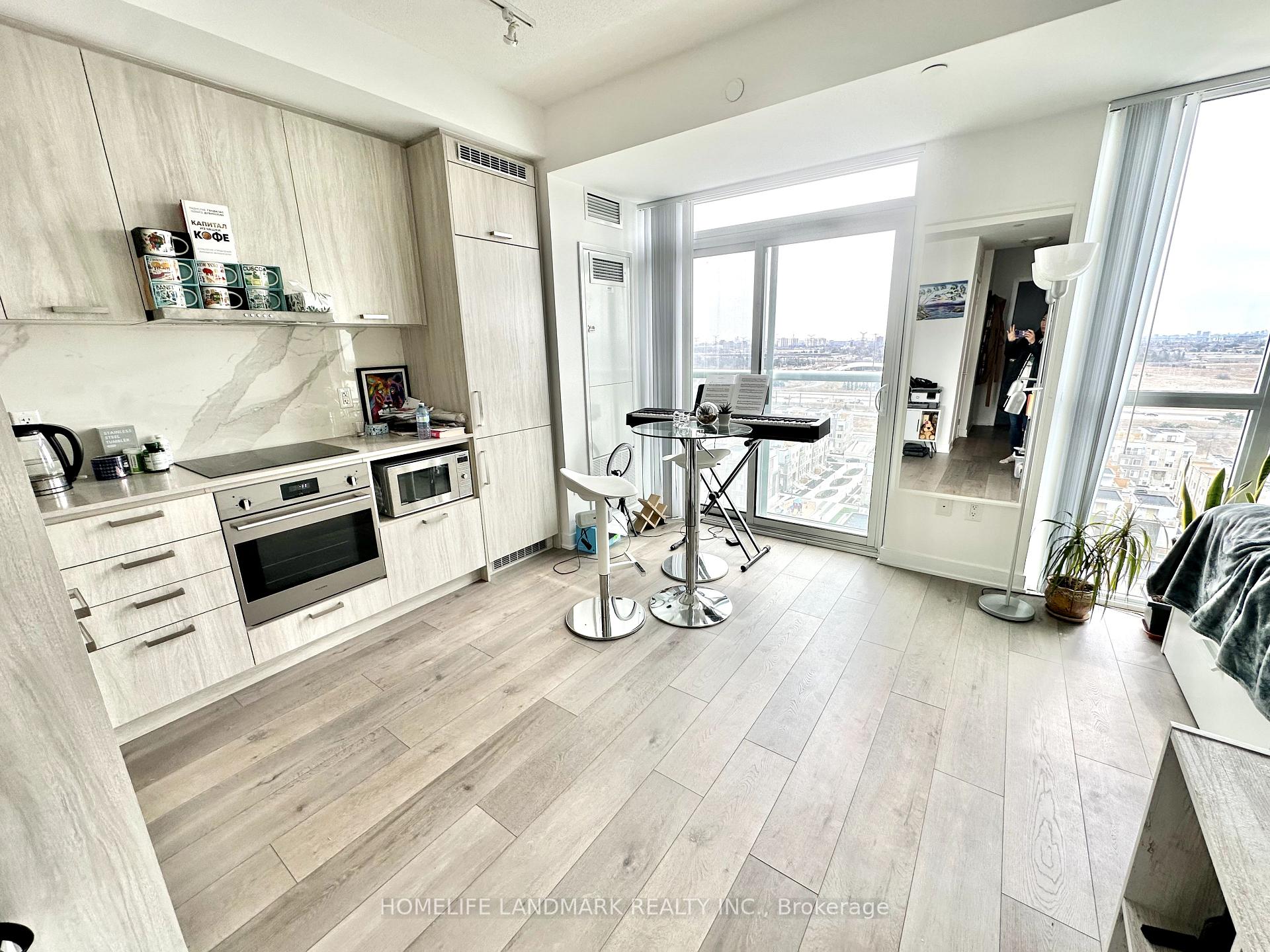 Photo 3 of Unit 1503, 10 Honeycrisp Crescent, Vaughan, Vaughan Corporate Centre — HOMEH