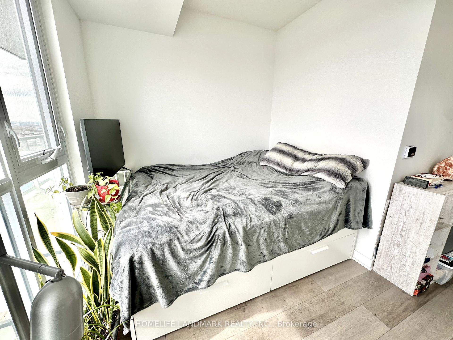 Photo 7 of Unit 1503, 10 Honeycrisp Crescent, Vaughan, Vaughan Corporate Centre — HOMEH