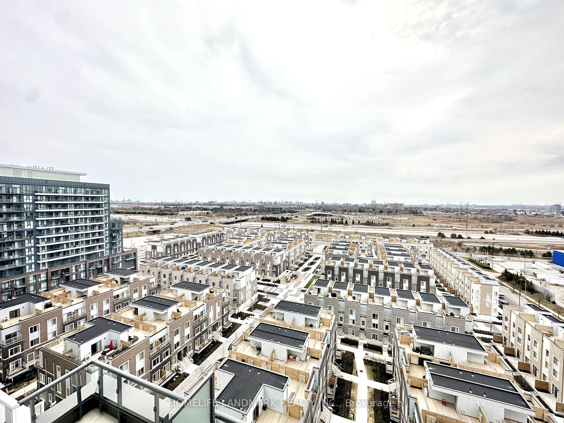 Photo 9 of Unit 1503, 10 Honeycrisp Crescent, Vaughan, Vaughan Corporate Centre — HOMEH