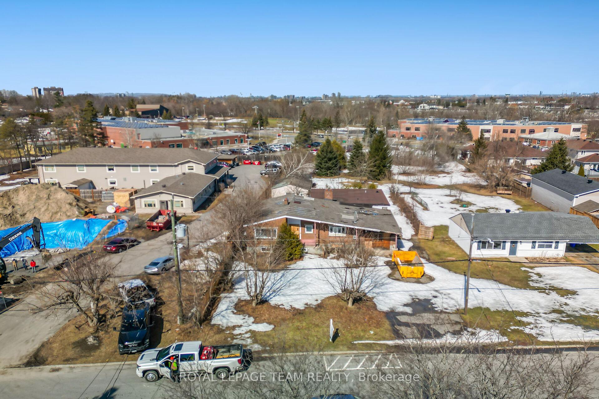 Photo 2 of 1539 Goth Avenue, Ottawa, Sawmill Creek/Timbermill — HOMEH
