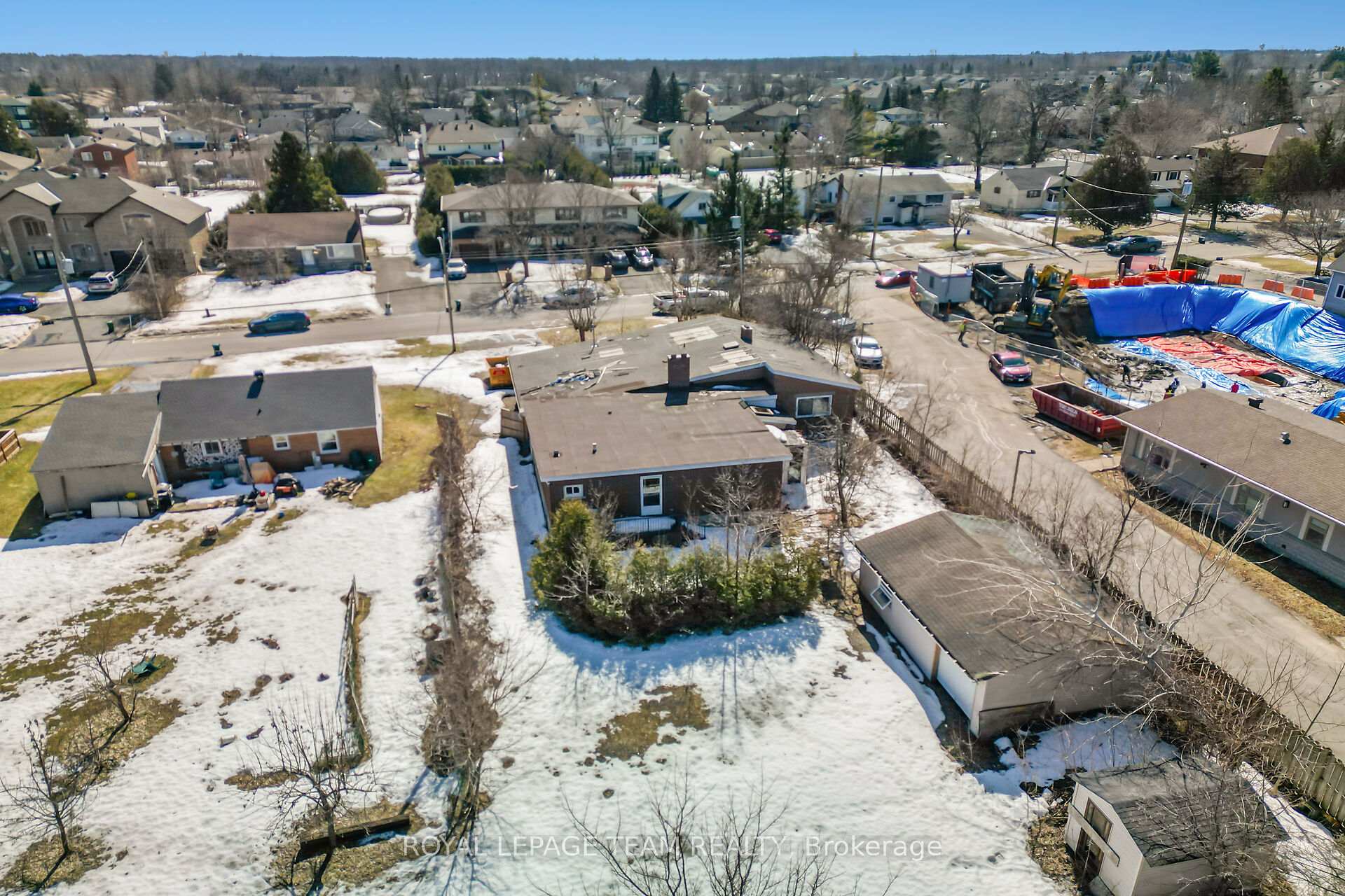Photo 5 of 1539 Goth Avenue, Ottawa, Sawmill Creek/Timbermill — HOMEH