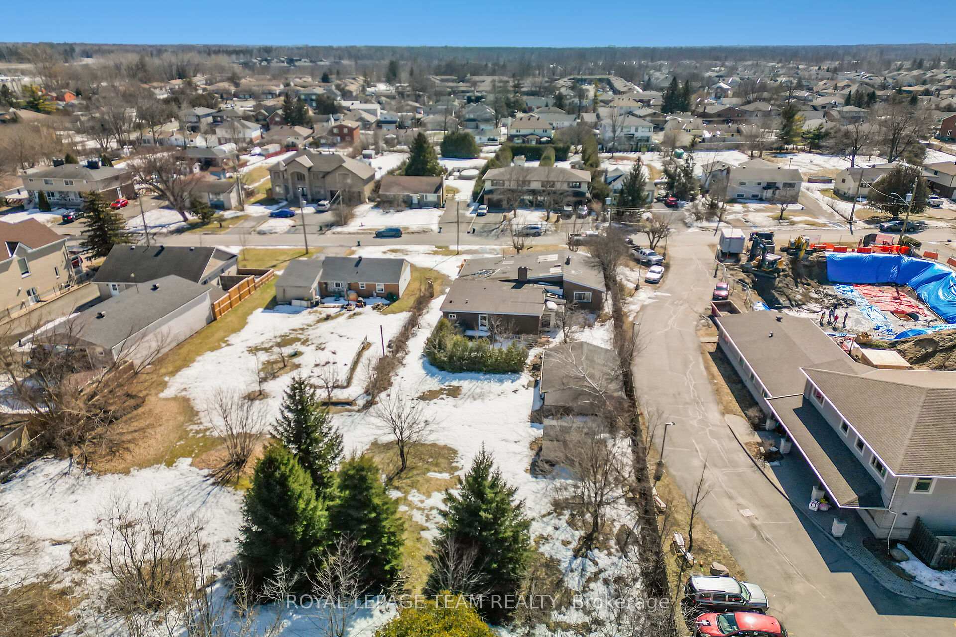 Photo 3 of 1539 Goth Avenue, Ottawa, Sawmill Creek/Timbermill — HOMEH