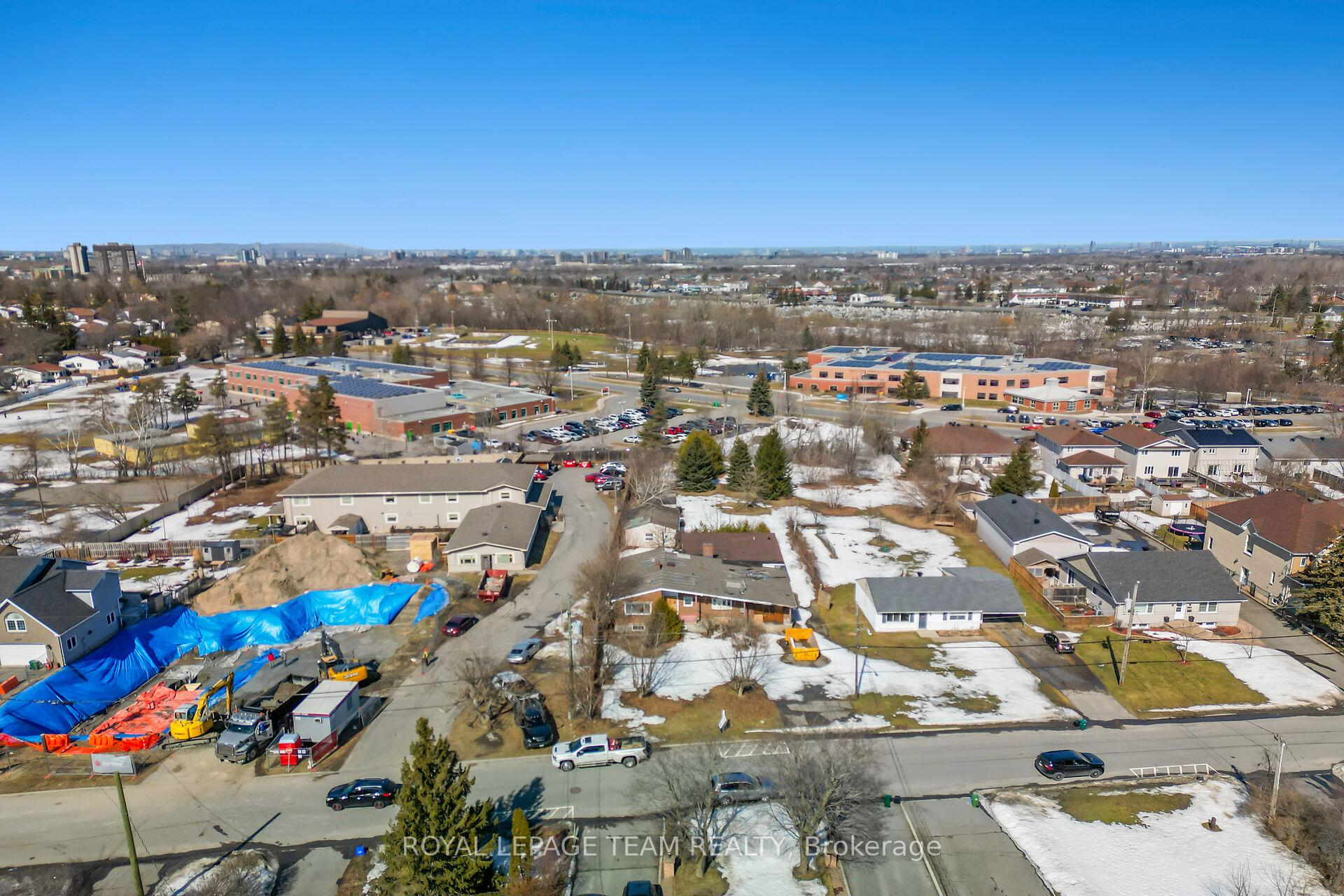 Photo 8 of 1539 Goth Avenue, Ottawa, Sawmill Creek/Timbermill — HOMEH