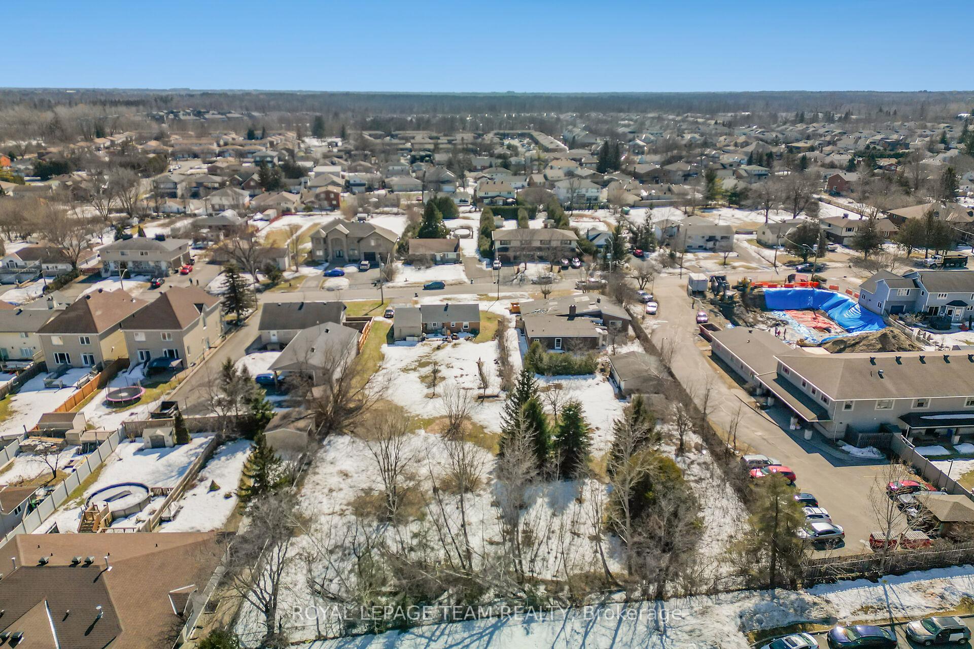 Photo 11 of 1539 Goth Avenue, Ottawa, Sawmill Creek/Timbermill — HOMEH