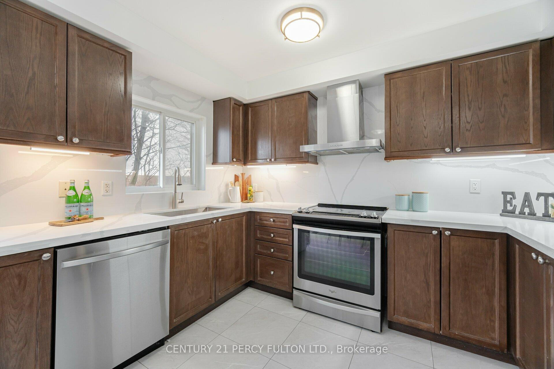 Photo 14 of 10 Oakins Lane, Ajax, Northwest Ajax — HOMEH