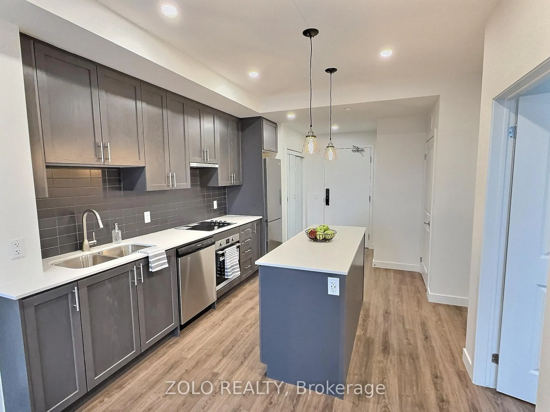 Photo 4 of Unit 418, 461 Green Road, Hamilton, Lakeshore — HOMEH