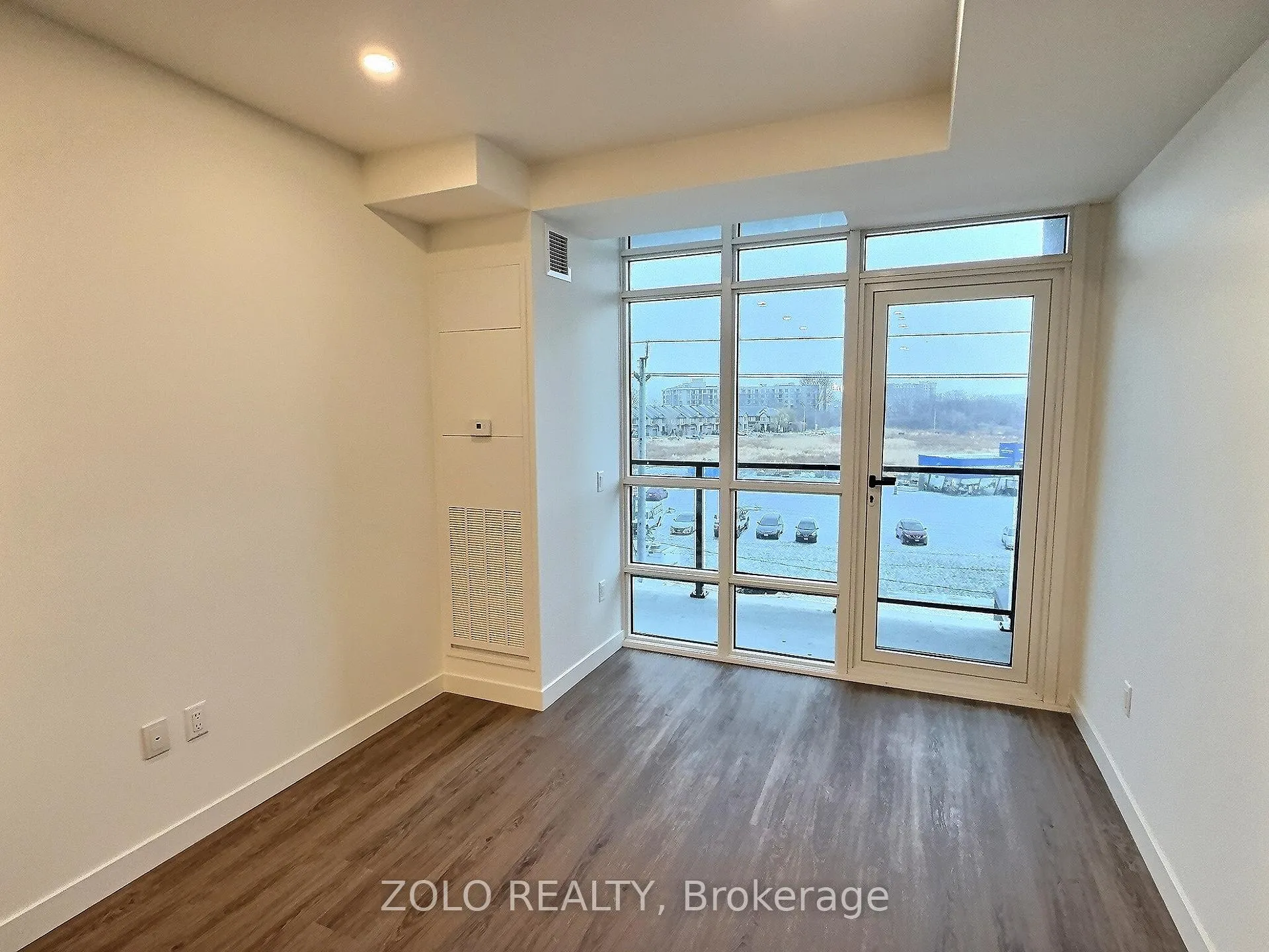 Photo 5 of Unit 418, 461 Green Road, Hamilton, Lakeshore — HOMEH