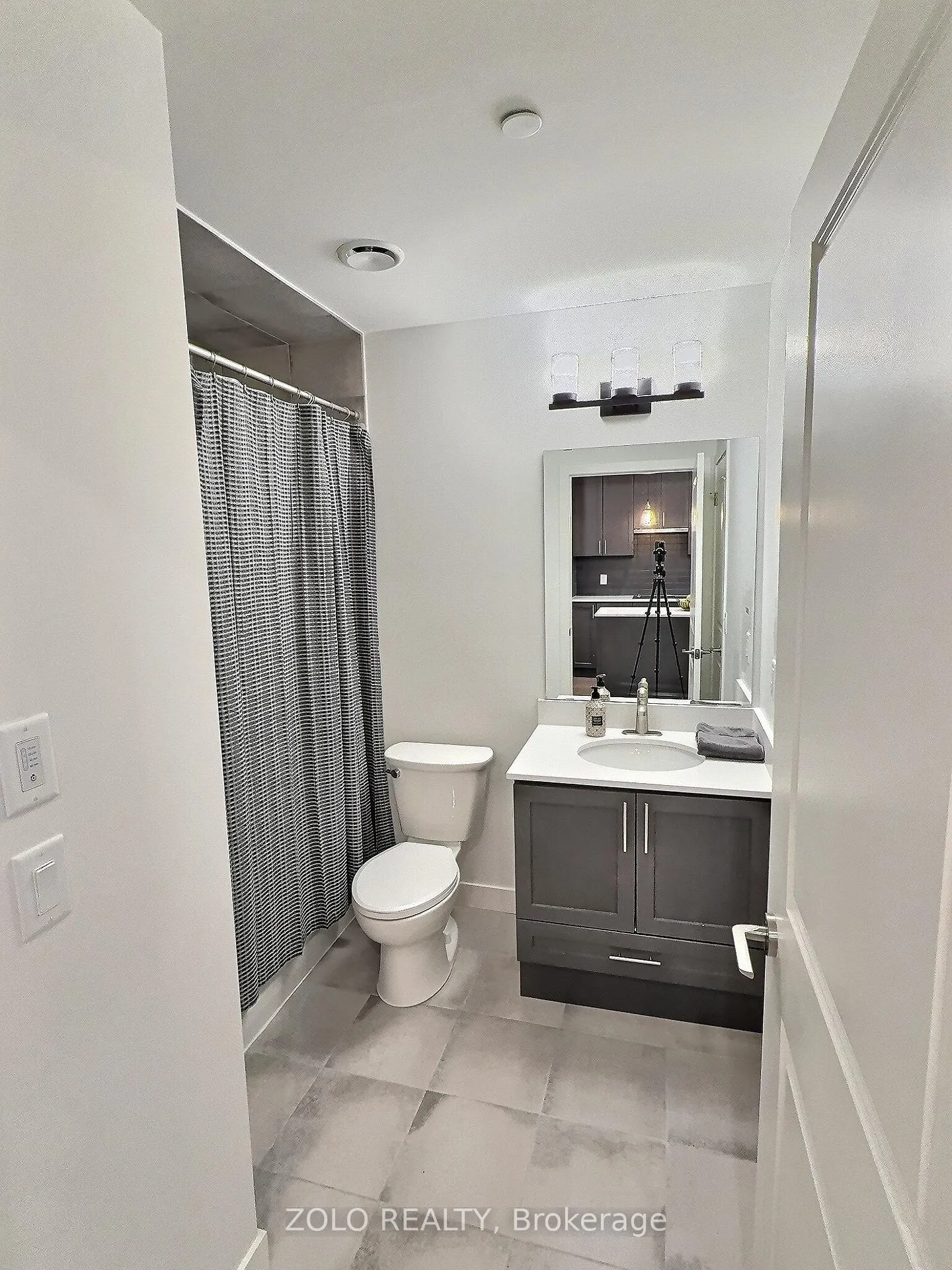 Photo 6 of Unit 418, 461 Green Road, Hamilton, Lakeshore — HOMEH