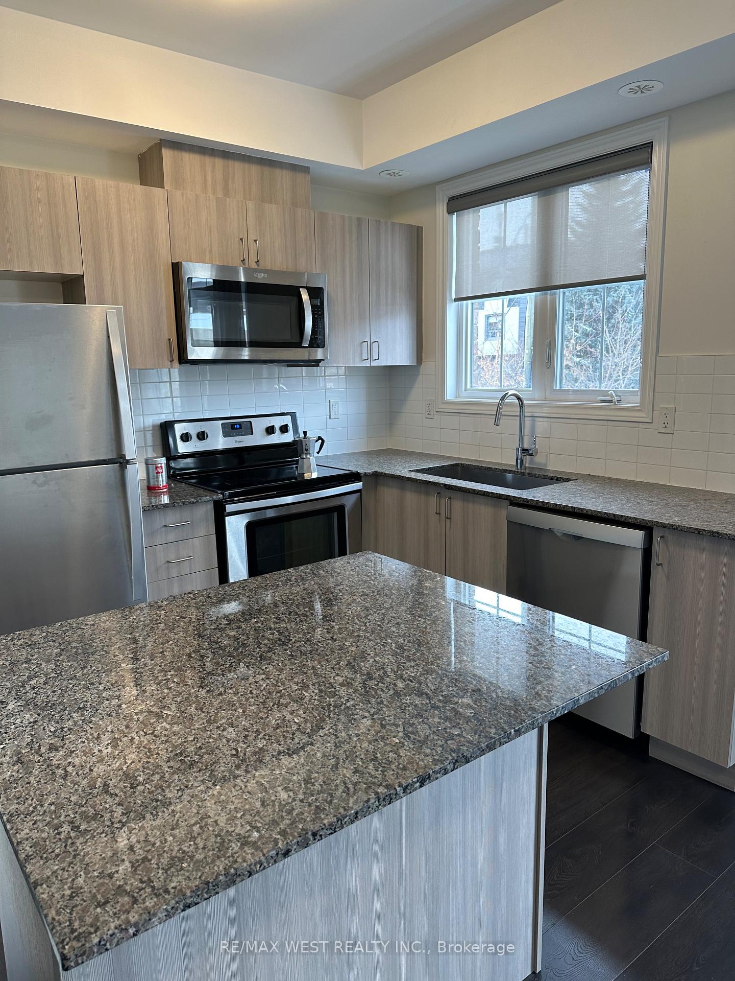 Photo 2 of Unit 15, 198 Pine Grove Road, Vaughan, Islington Woods — HOMEH