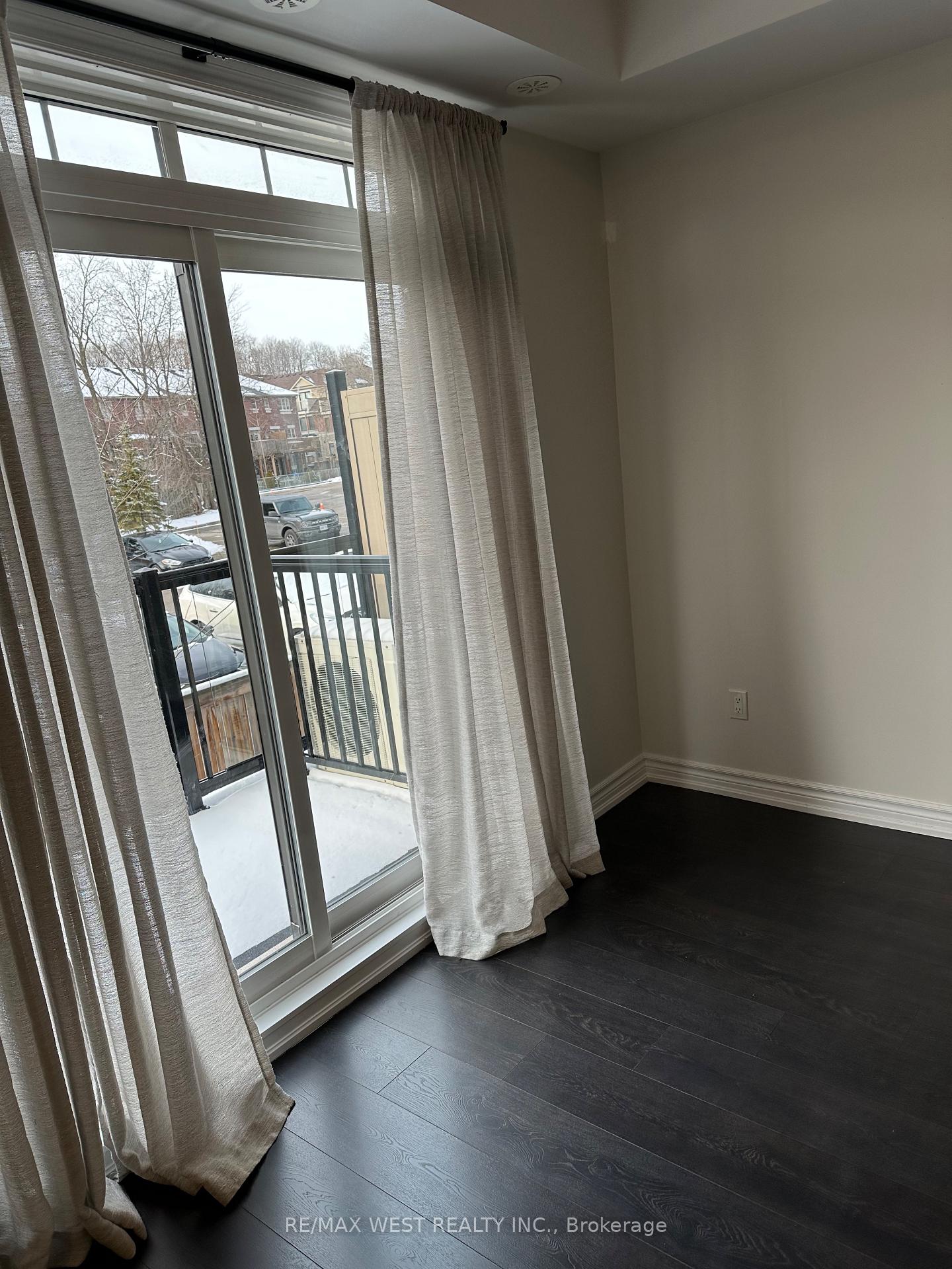 Photo 3 of Unit 15, 198 Pine Grove Road, Vaughan, Islington Woods — HOMEH
