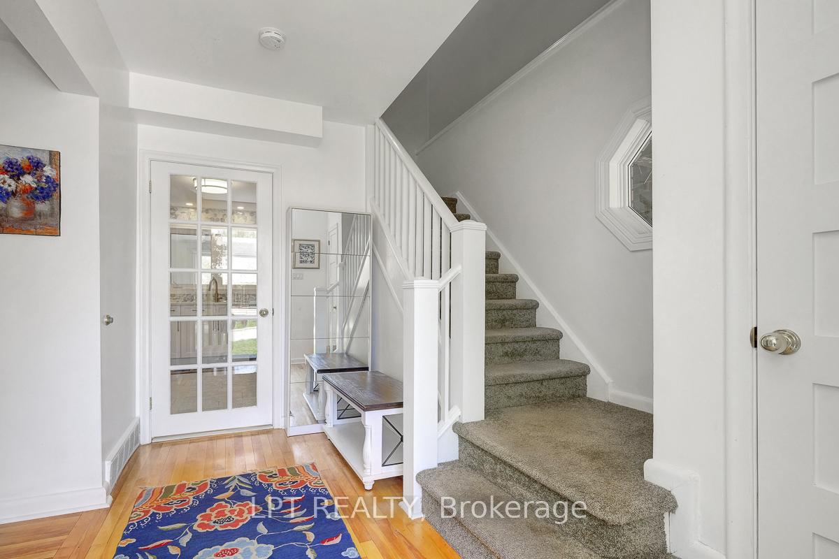Photo 4 of 814 Quinlan Road, Ottawa, Elmvale Acres — HOMEH