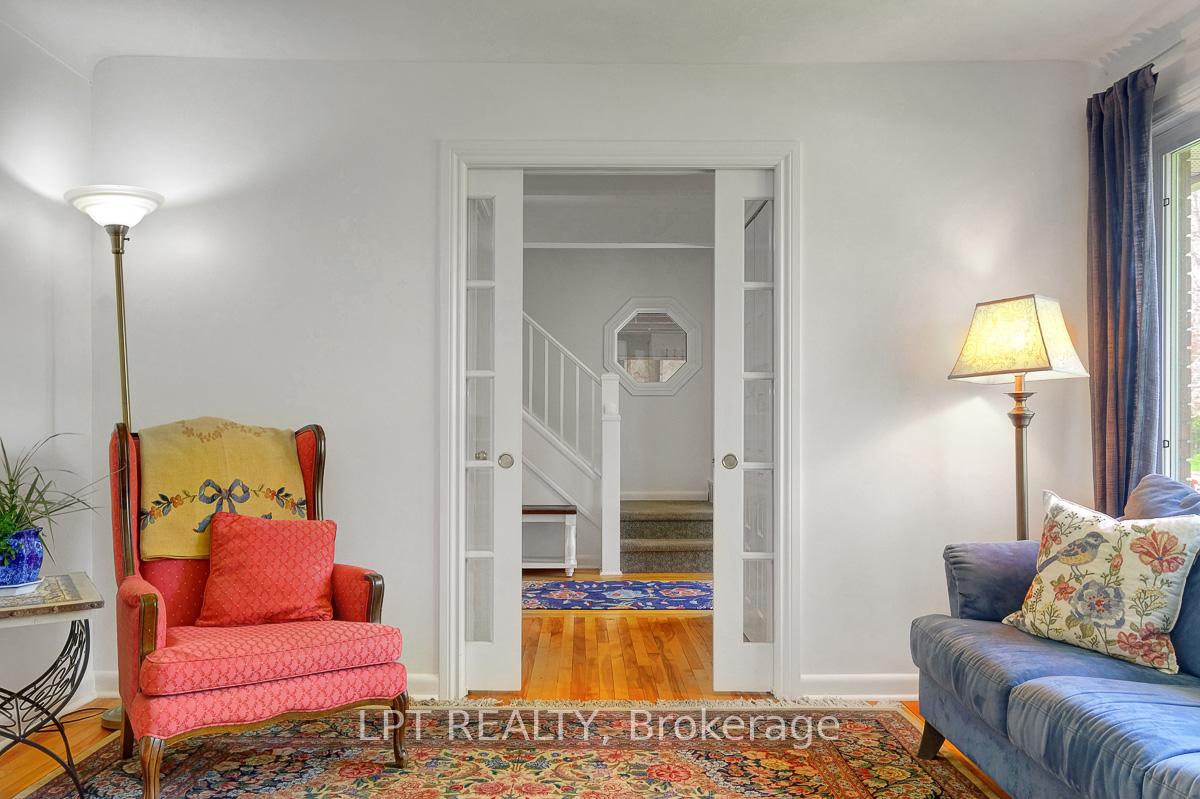 Photo 3 of 814 Quinlan Road, Ottawa, Elmvale Acres — HOMEH