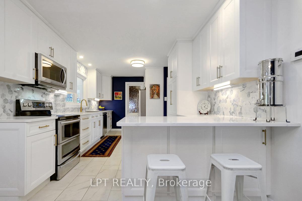 Photo 7 of 814 Quinlan Road, Ottawa, Elmvale Acres — HOMEH