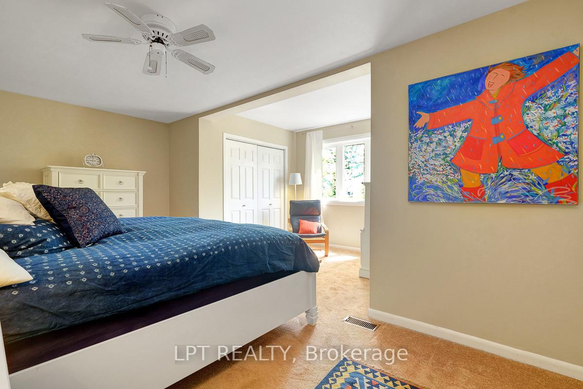 Photo 18 of 814 Quinlan Road, Ottawa, Elmvale Acres — HOMEH
