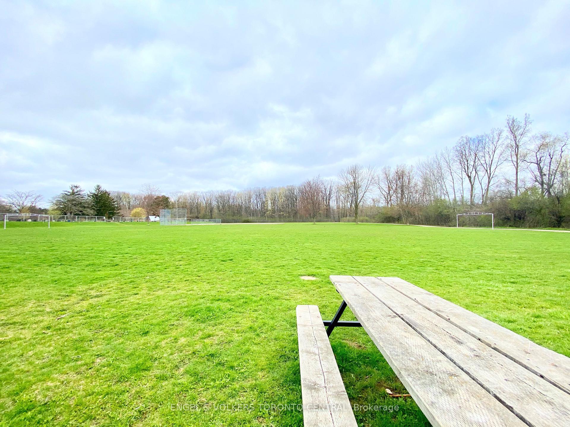Photo 18 of Unit 401, 110 Fergus Avenue, Kitchener — HOMEH