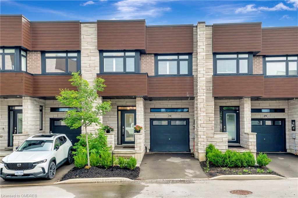 Front of Unit 20, 35 Midhurst Heights