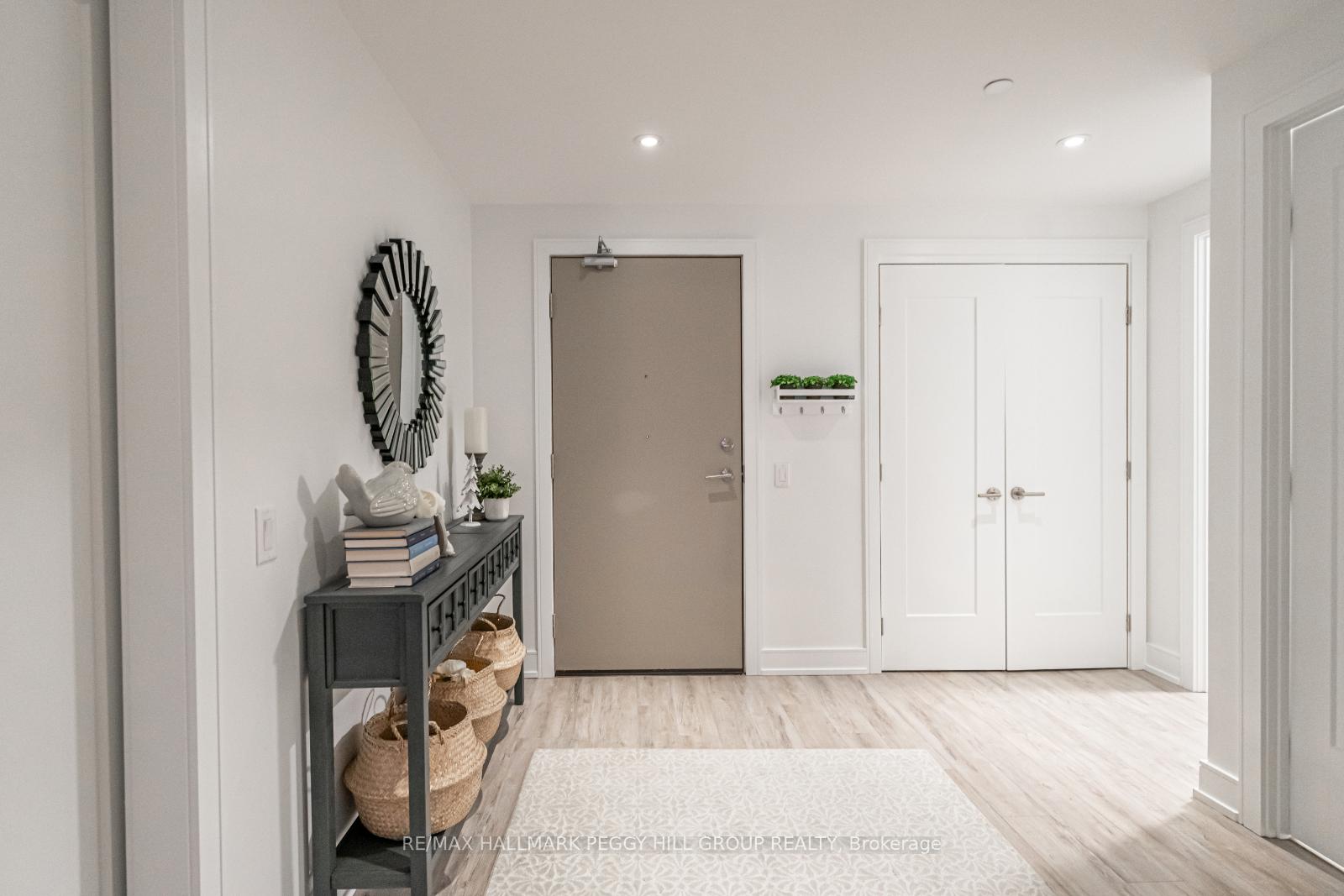 Photo 4 of Unit 607, 185 Dunlop Street E, Barrie, Lakeshore — HOMEH