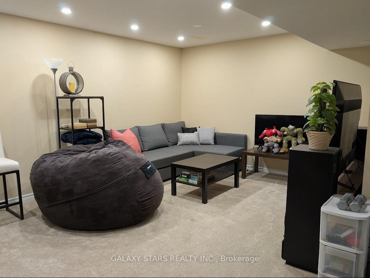 Photo 11 of Unit 4, 6 Westwood Drive, Kitchener, Westmount - Kitchener — HOMEH