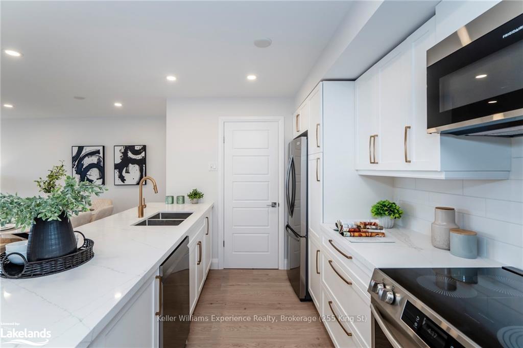 Photo 6 of Unit 608, 75 Ellen Street, Barrie, City Centre — HOMEH