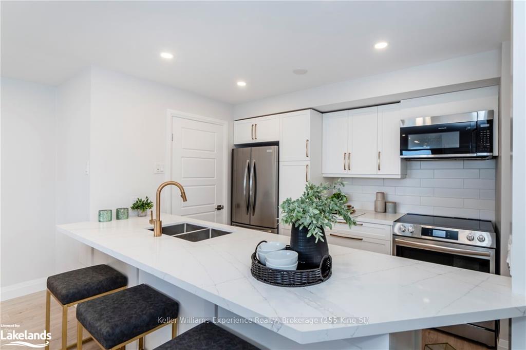 Photo 8 of Unit 608, 75 Ellen Street, Barrie, City Centre — HOMEH