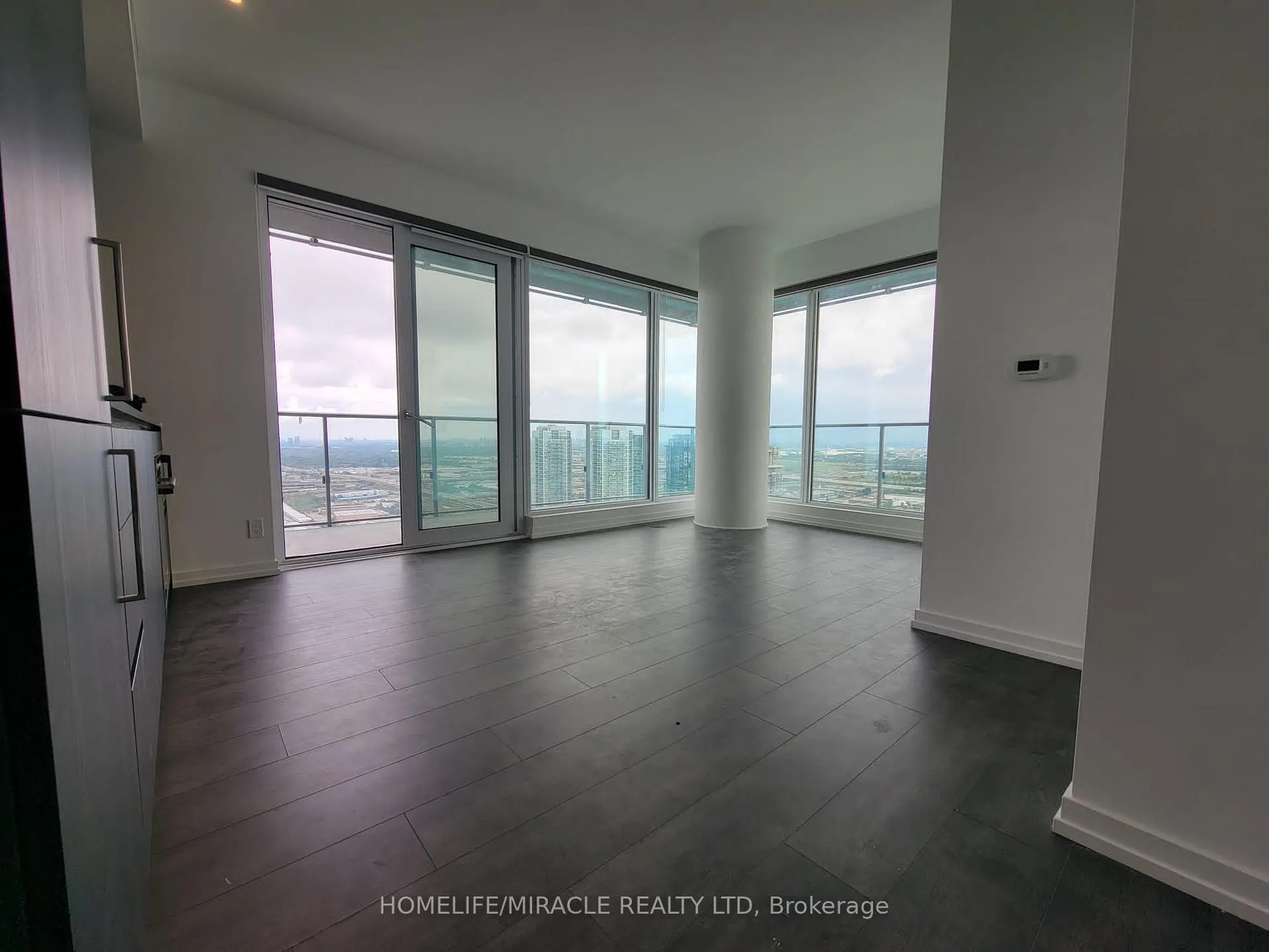 Photo 2 of Unit 4212, 7890 Jane Street, Vaughan, Vaughan Corporate Centre — HOMEH