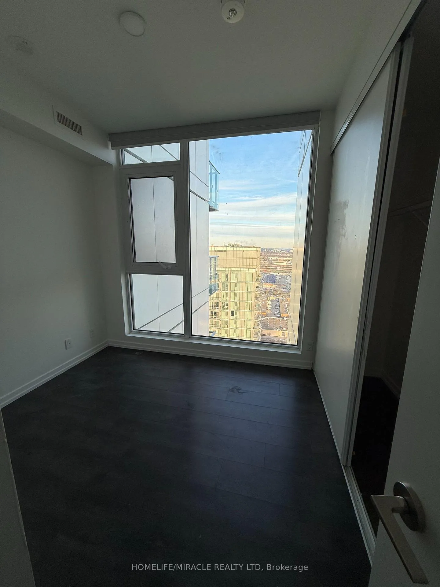 Photo 4 of Unit 4212, 7890 Jane Street, Vaughan, Vaughan Corporate Centre — HOMEH