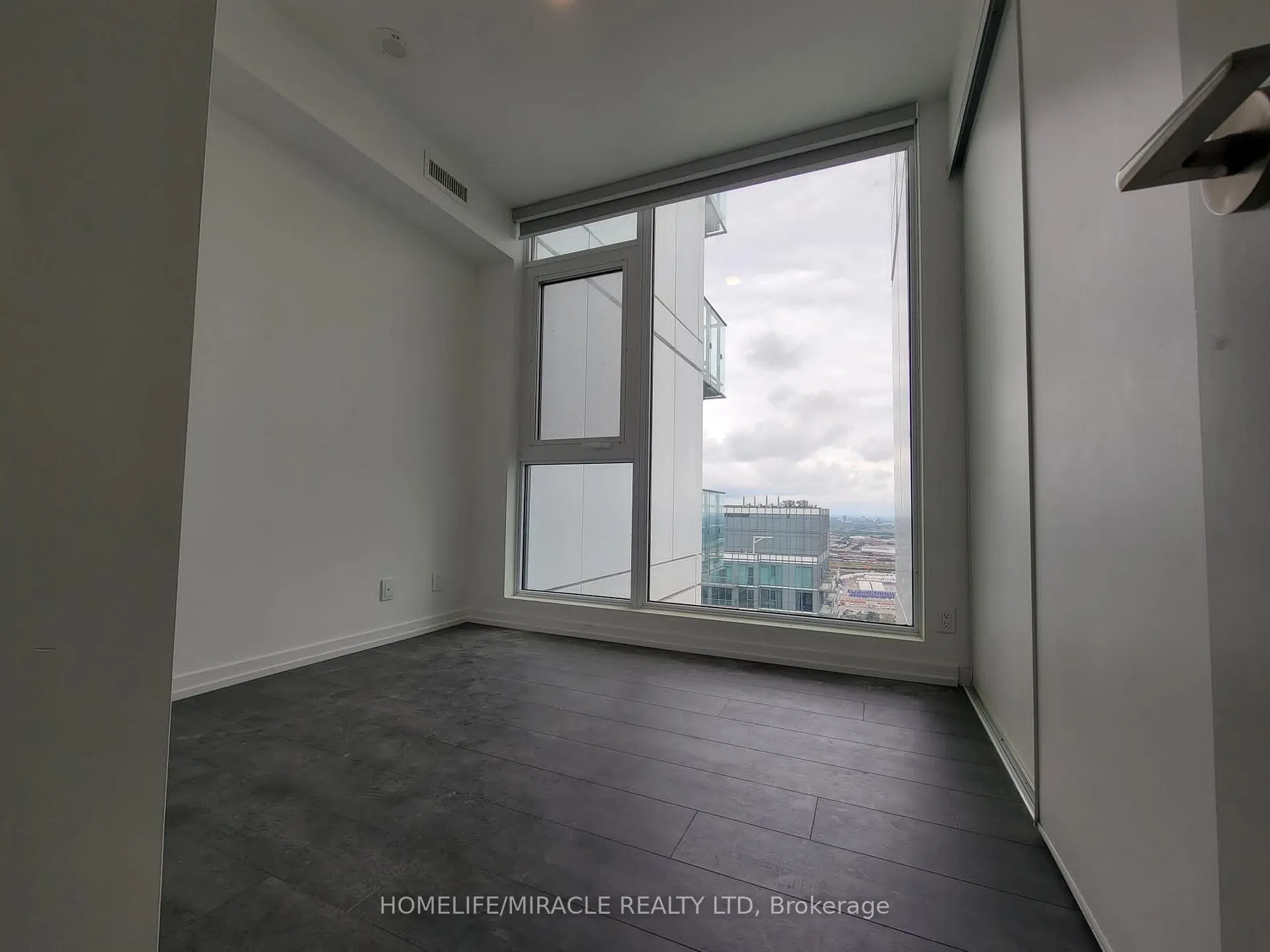 Photo 8 of Unit 4212, 7890 Jane Street, Vaughan, Vaughan Corporate Centre — HOMEH