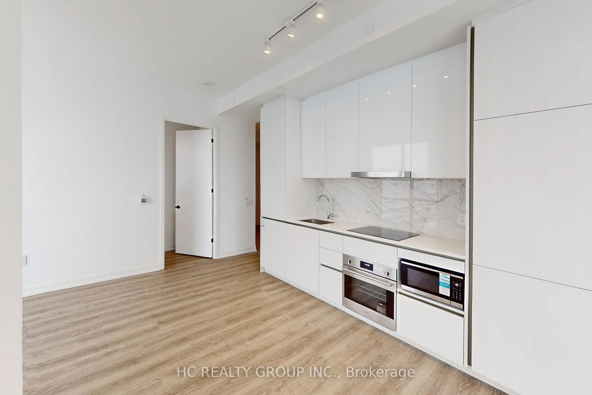 Photo 5 of Unit 4902, 8 Interchange Way, Vaughan, Vaughan Corporate Centre — HOMEH