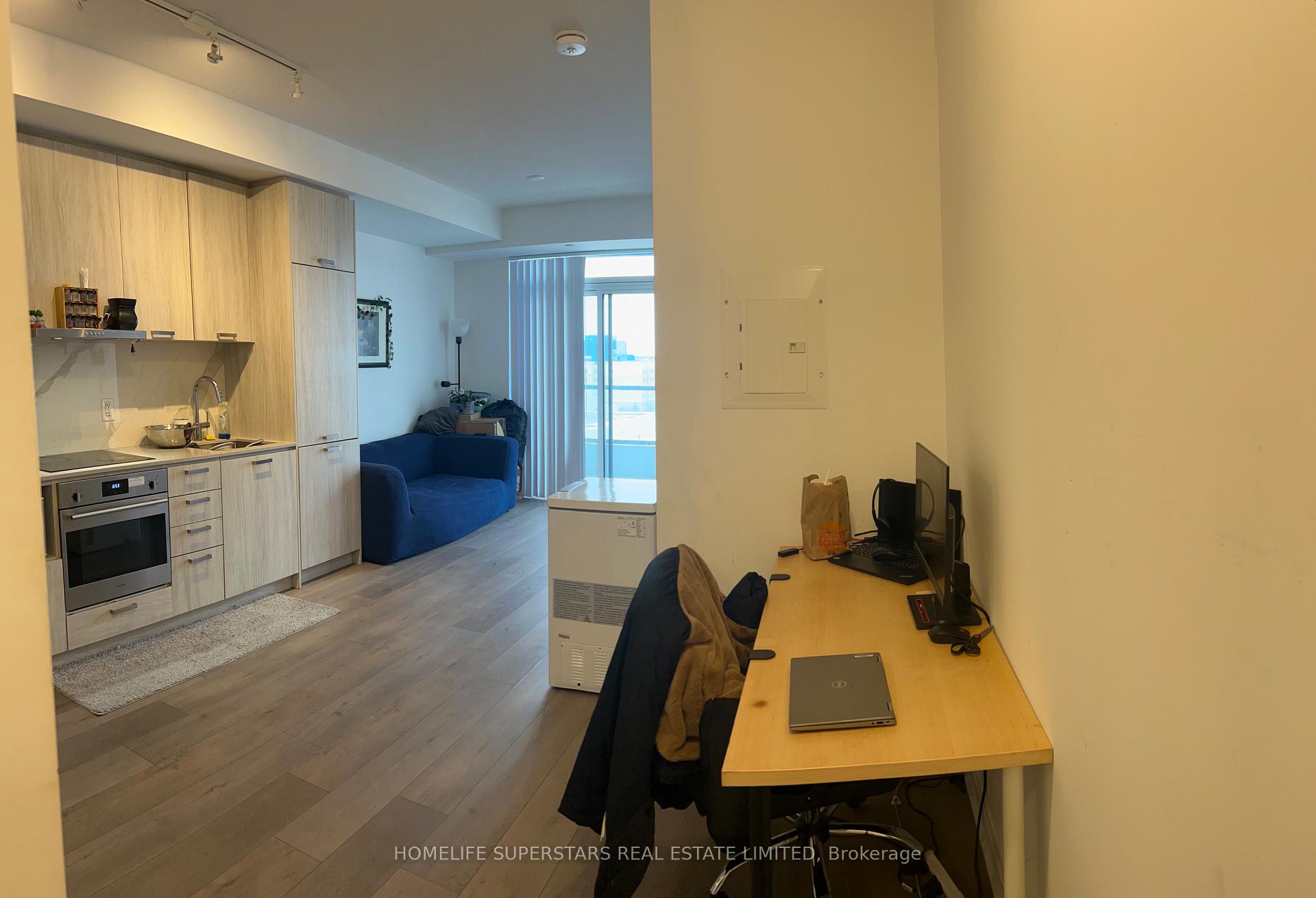 Photo 2 of Unit 721, 10 Honeycrisp Crescent, Vaughan, Vaughan Corporate Centre — HOMEH