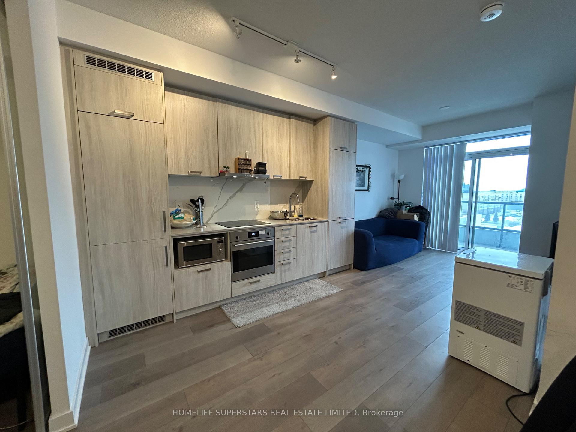 Photo 4 of Unit 721, 10 Honeycrisp Crescent, Vaughan, Vaughan Corporate Centre — HOMEH