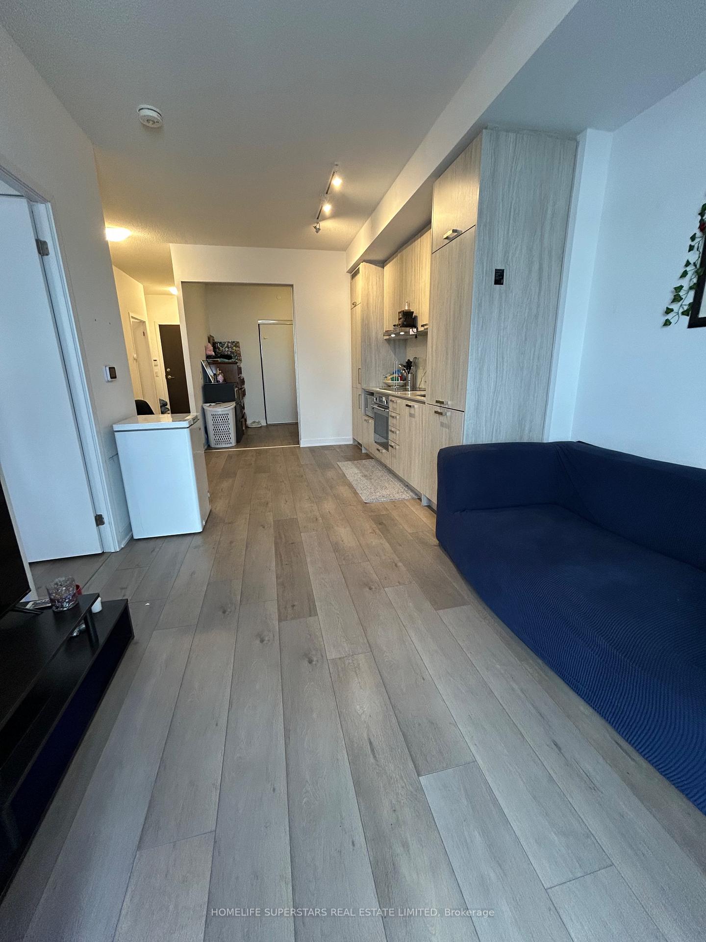 Photo 5 of Unit 721, 10 Honeycrisp Crescent, Vaughan, Vaughan Corporate Centre — HOMEH