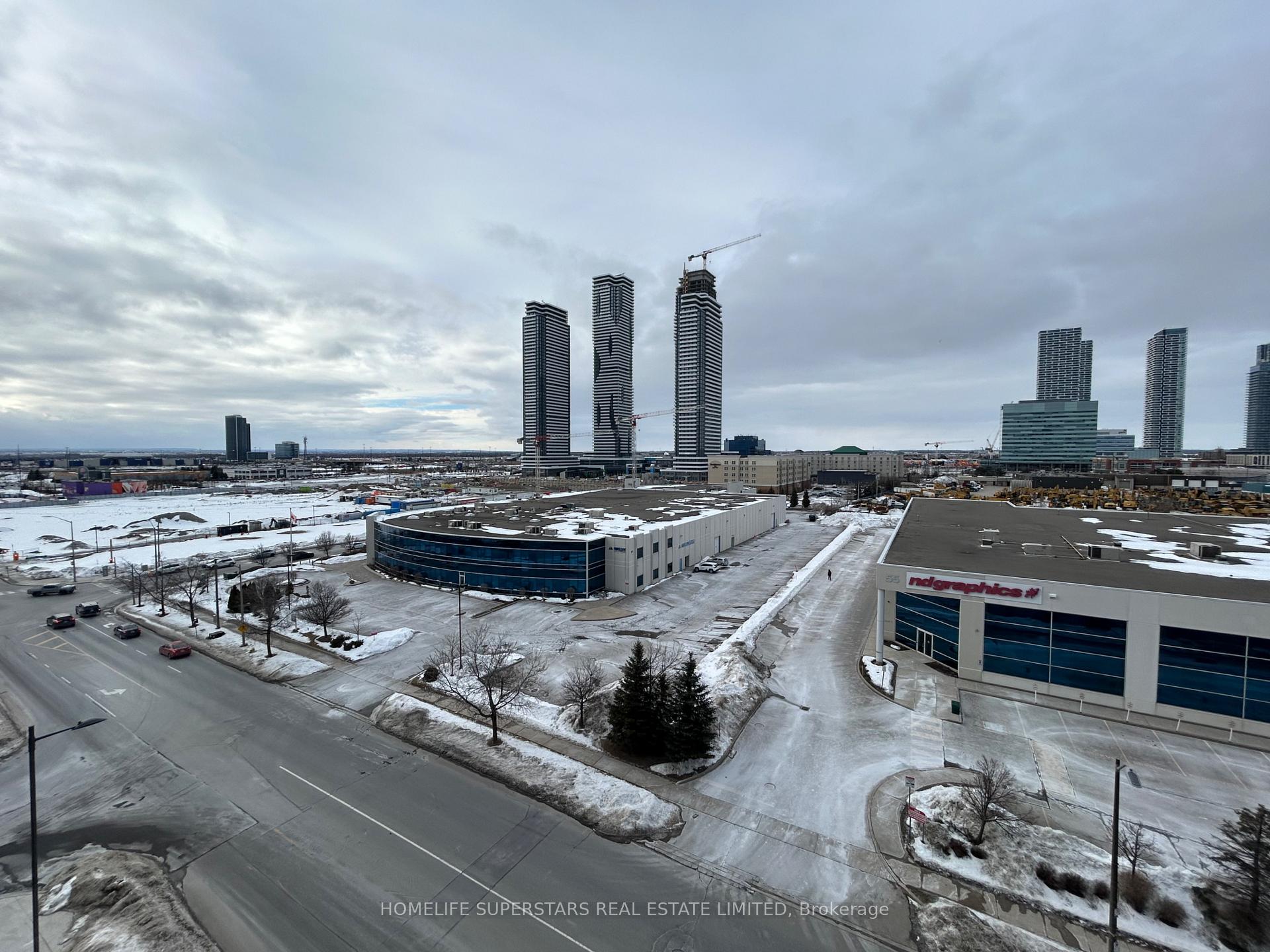 Photo 13 of Unit 721, 10 Honeycrisp Crescent, Vaughan, Vaughan Corporate Centre — HOMEH