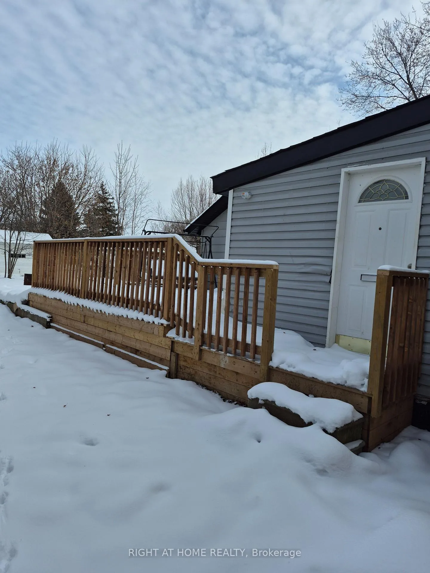 Photo 4 of 395 Lake Drive S, Georgina, Keswick South — HOMEH