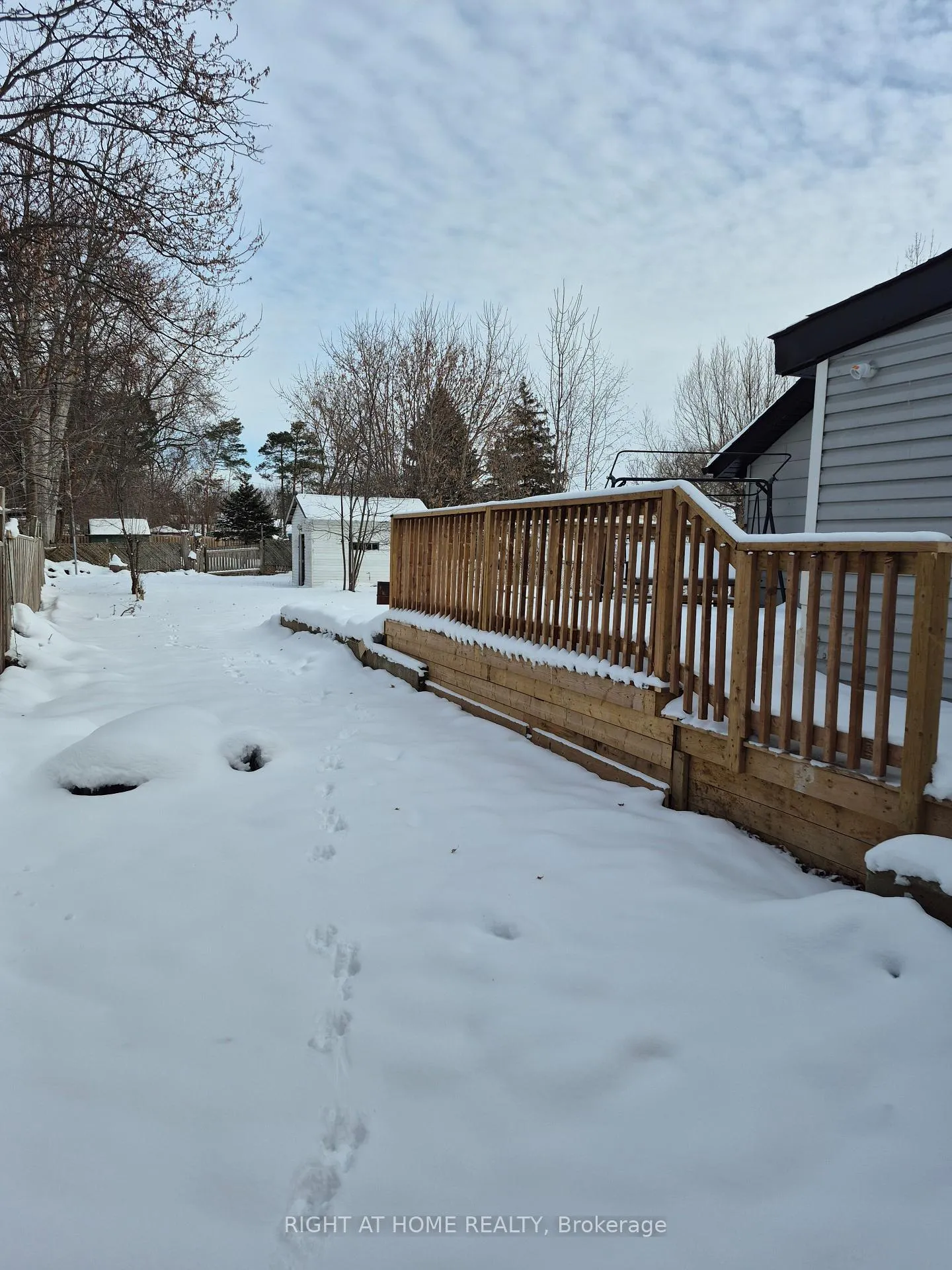 Photo 5 of 395 Lake Drive S, Georgina, Keswick South — HOMEH