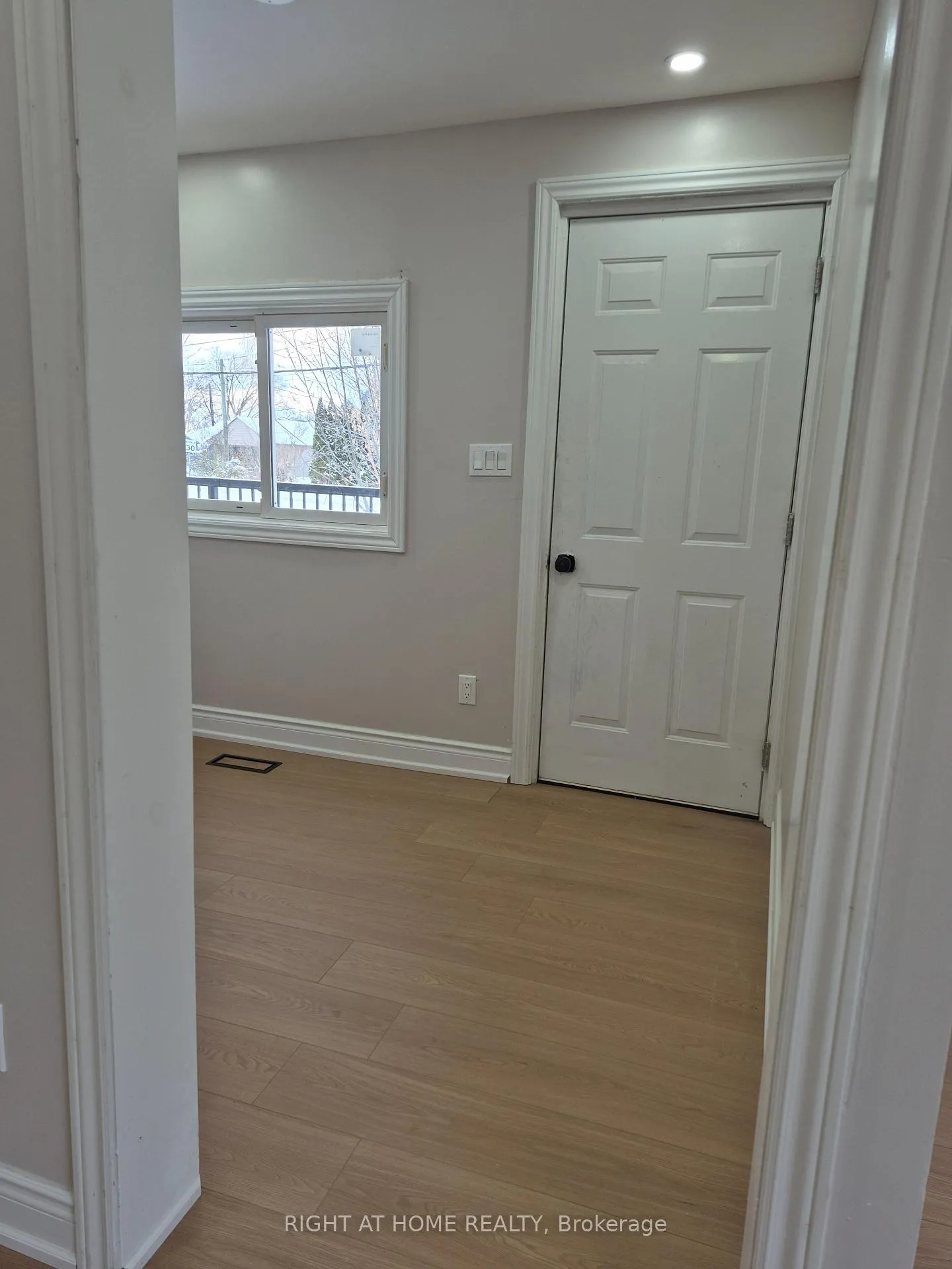 Photo 6 of 395 Lake Drive S, Georgina, Keswick South — HOMEH