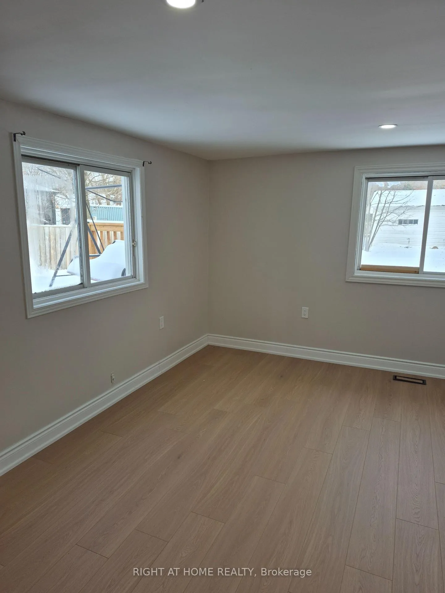 Photo 9 of 395 Lake Drive S, Georgina, Keswick South — HOMEH