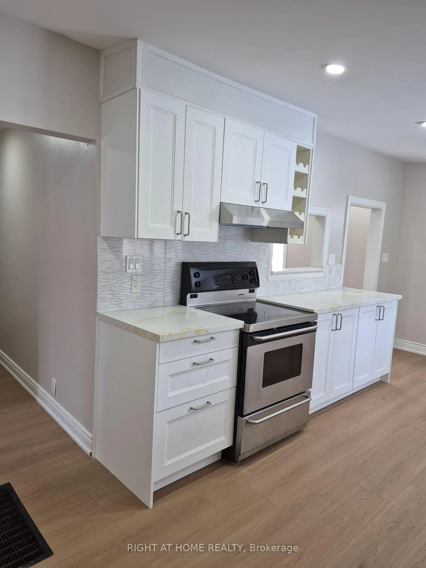 Photo 17 of 395 Lake Drive S, Georgina, Keswick South — HOMEH
