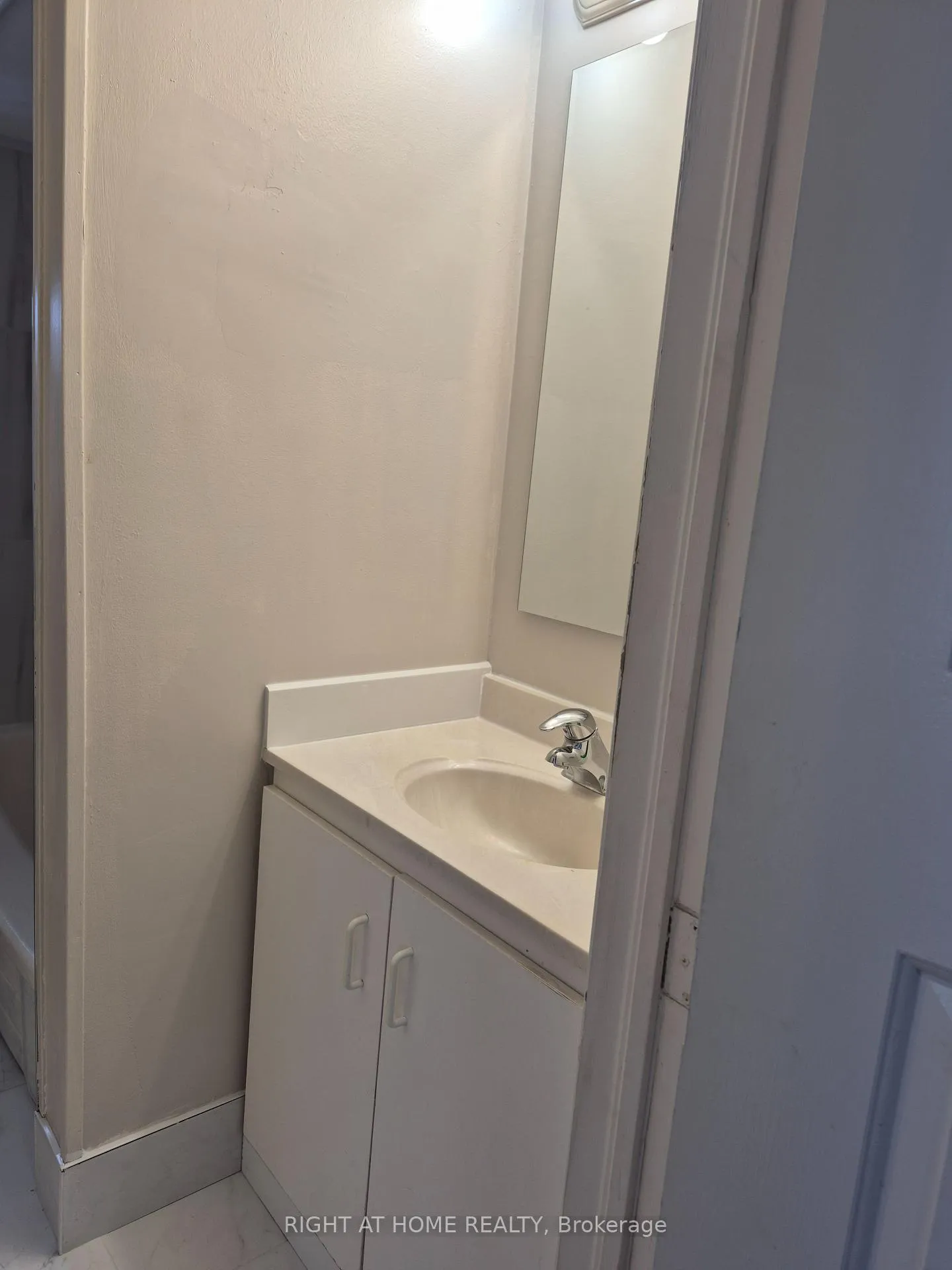 Photo 19 of 395 Lake Drive S, Georgina, Keswick South — HOMEH