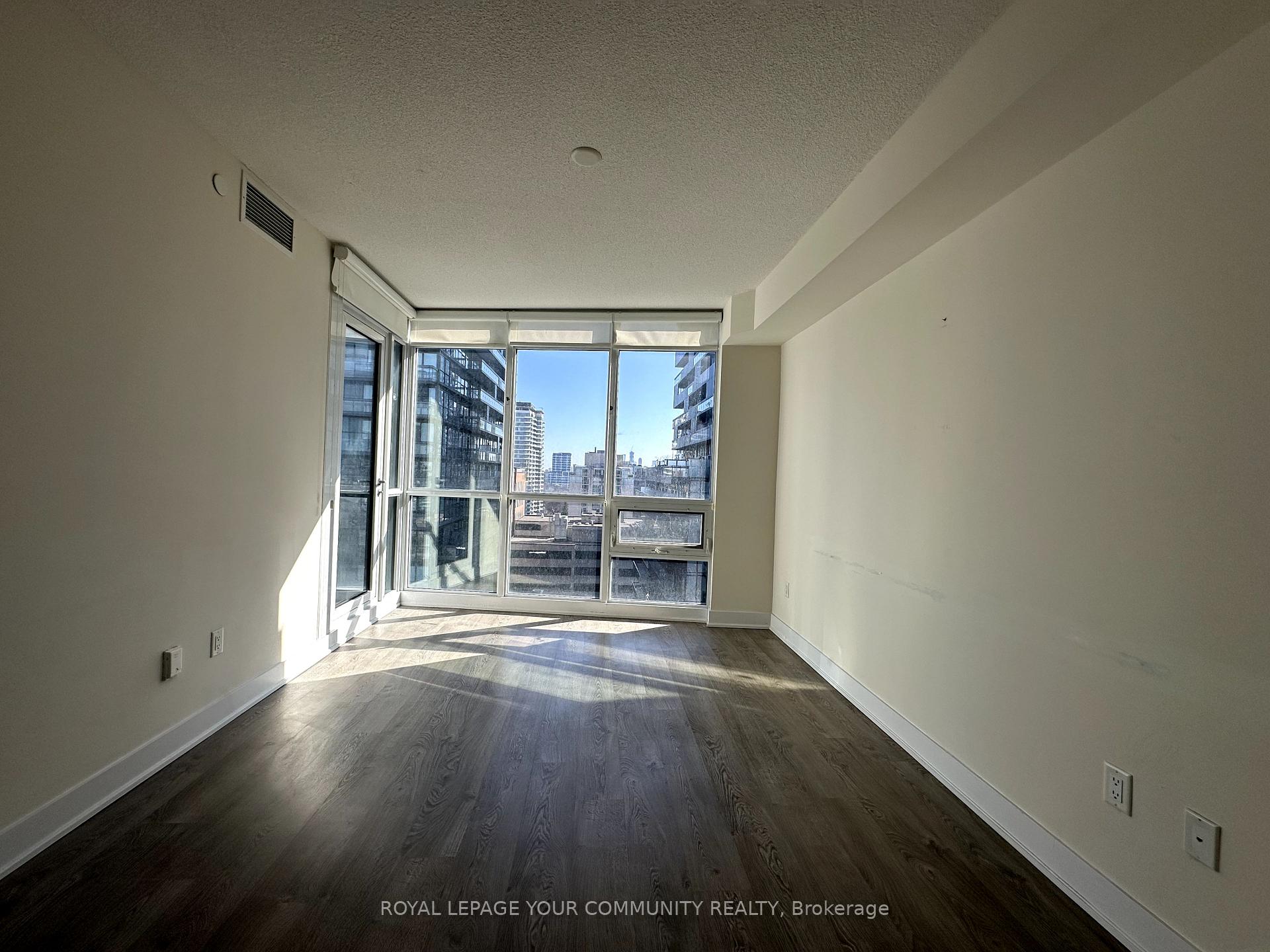 Photo 14 of Unit 1401, 30 Roehampton Avenue, Toronto, Mount Pleasant West — HOMEH
