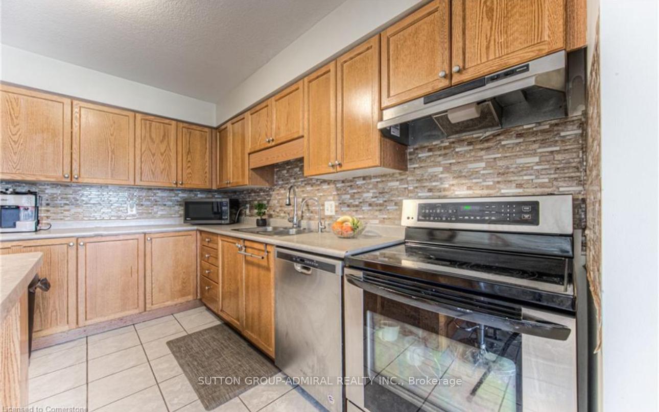 Photo 6 of Unit 28, 42 Green Valley Drive, Kitchener — HOMEH
