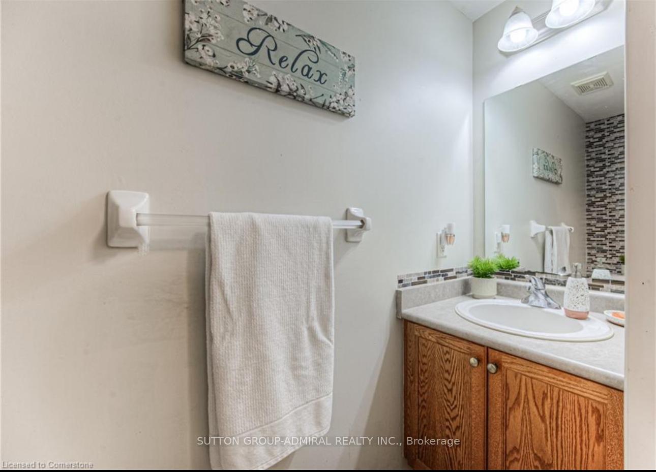 Photo 8 of Unit 28, 42 Green Valley Drive, Kitchener — HOMEH