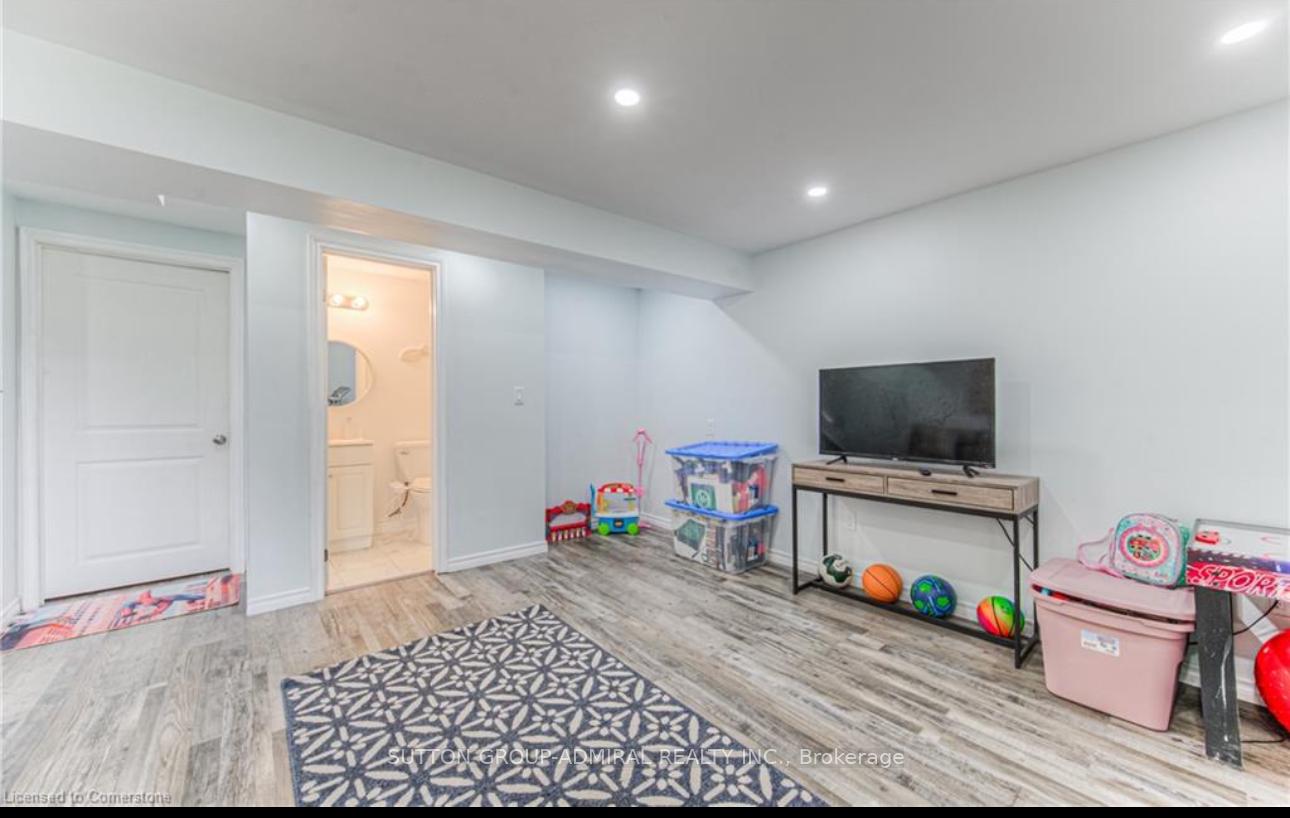 Photo 17 of Unit 28, 42 Green Valley Drive, Kitchener — HOMEH