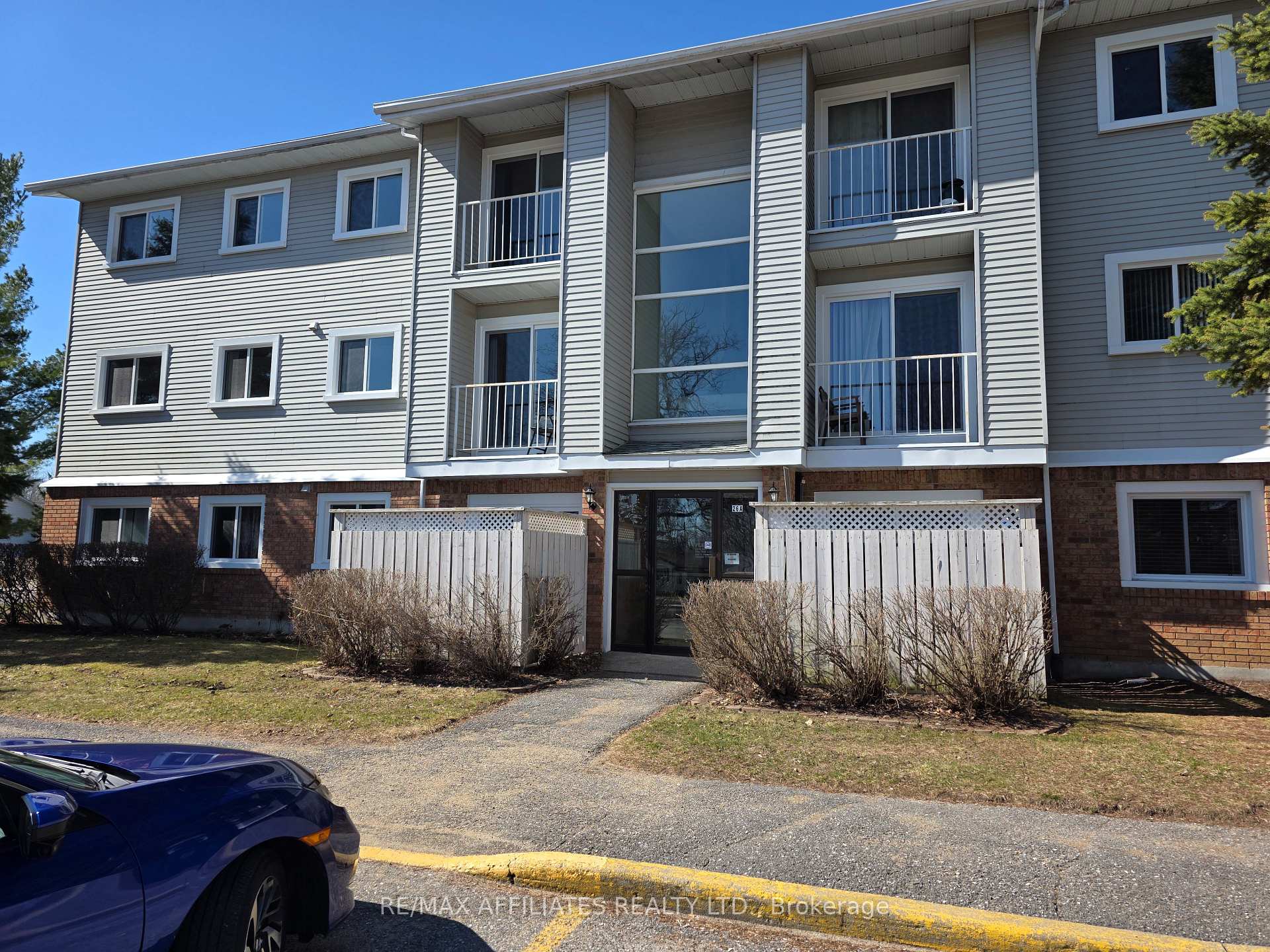 Photo 1 of Unit 301, 26 Pearl Street, Smiths Falls — HOMEH