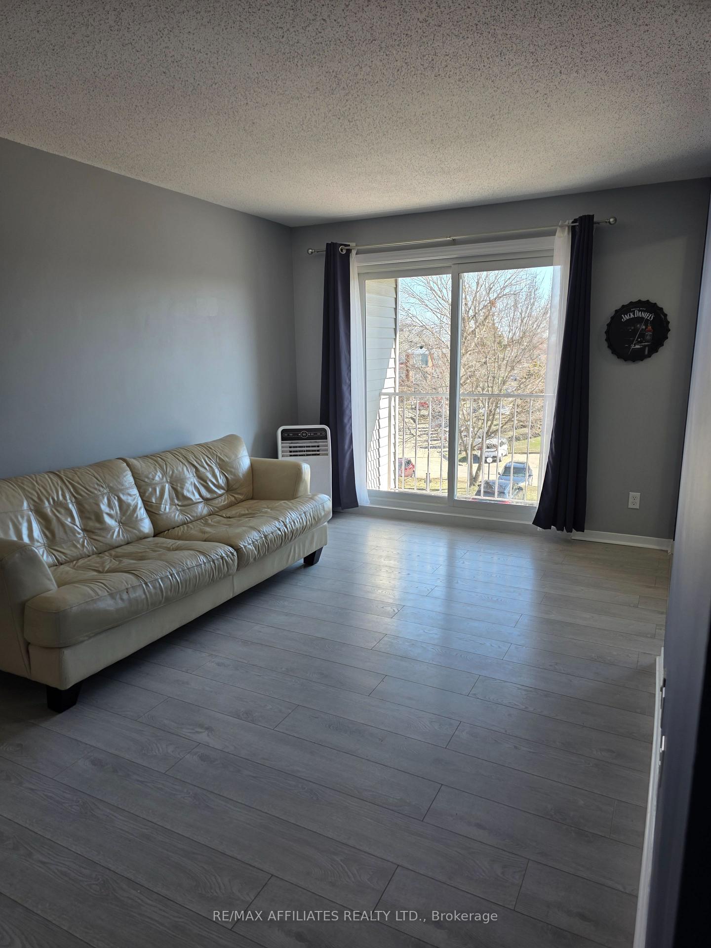 Photo 7 of Unit 301, 26 Pearl Street, Smiths Falls — HOMEH