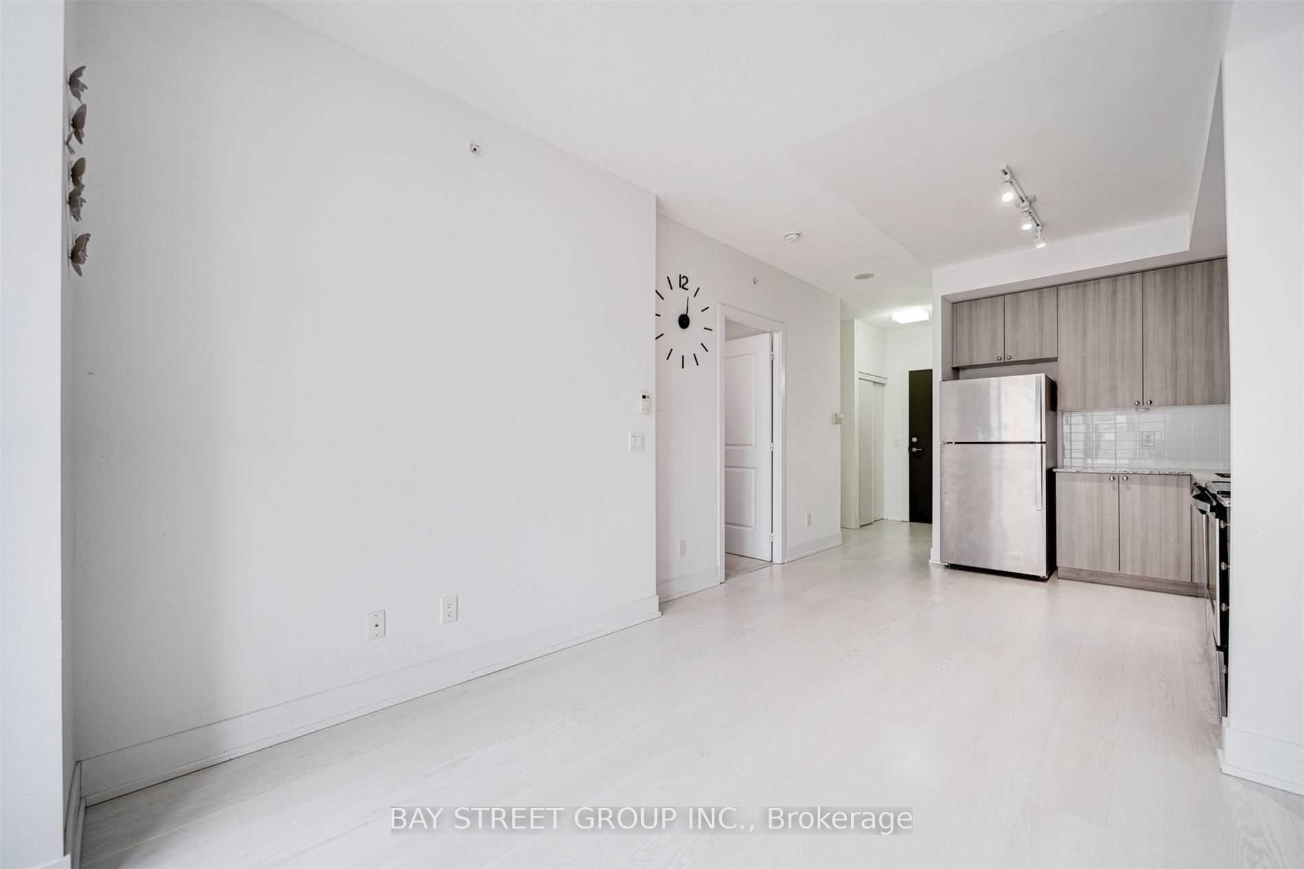 Photo 3 of Unit 615, 68 Merton Street, Toronto, Mount Pleasant West — HOMEH