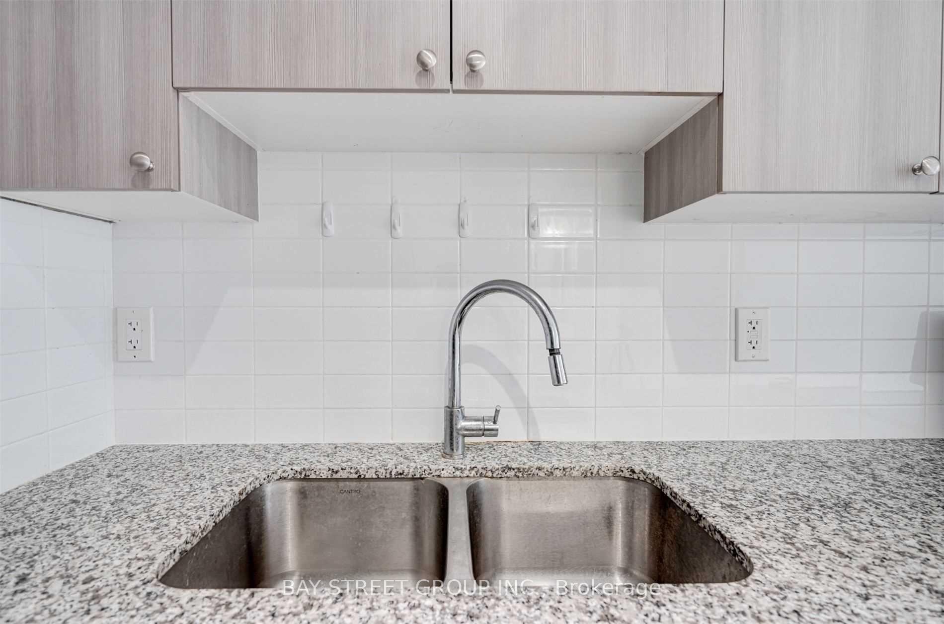 Photo 25 of Unit 615, 68 Merton Street, Toronto, Mount Pleasant West — HOMEH